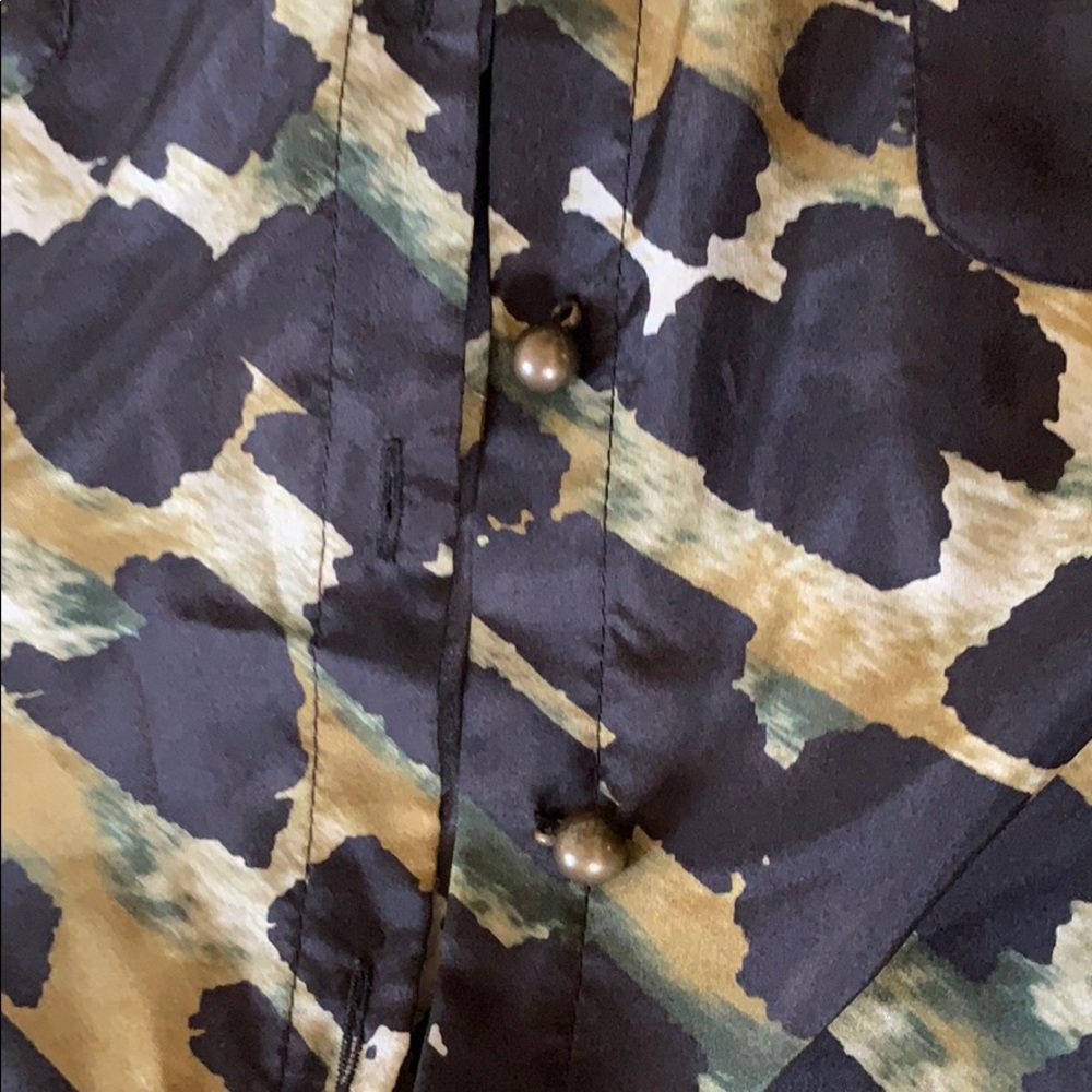 Button down never worn - Picture 2 of 2